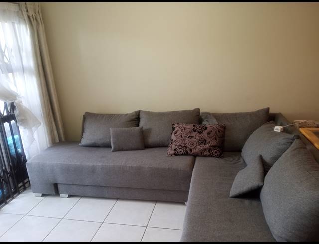 2 BEDROOM SECTIONAL TITLE FOR SALE IN NORTON PARK